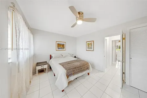 1015 SW 11th Avenue Hallandale Beach FL 33009