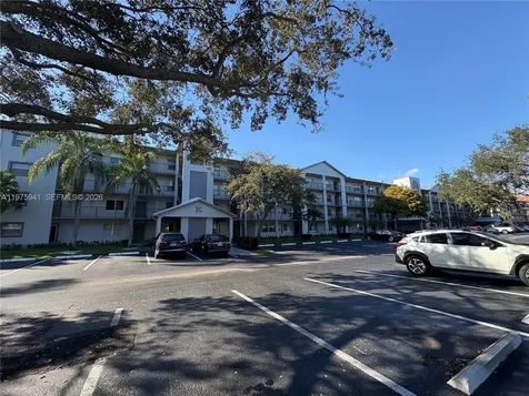 1300 SW 125th Avenue Pembroke Pines FL 33027