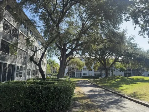 1300 SW 125th Avenue Pembroke Pines FL 33027