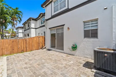 11476 NW 77th Lane Doral FL 33178