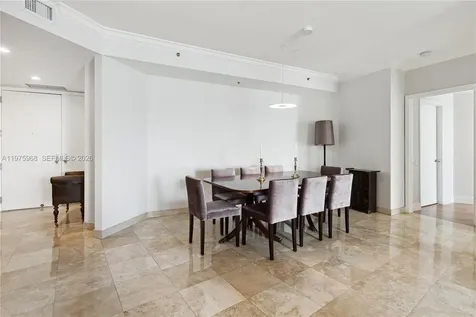 808 Brickell Key Drive Miami FL 33131
