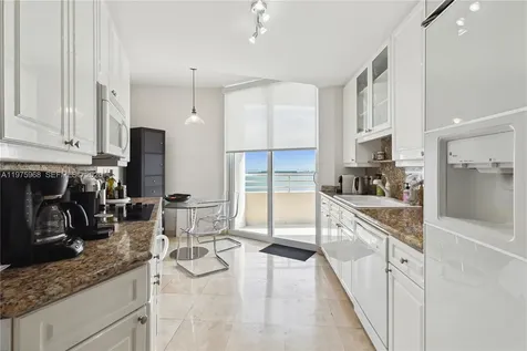 808 Brickell Key Drive Miami FL 33131