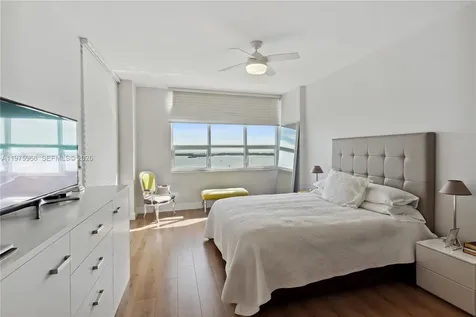 808 Brickell Key Drive Miami FL 33131