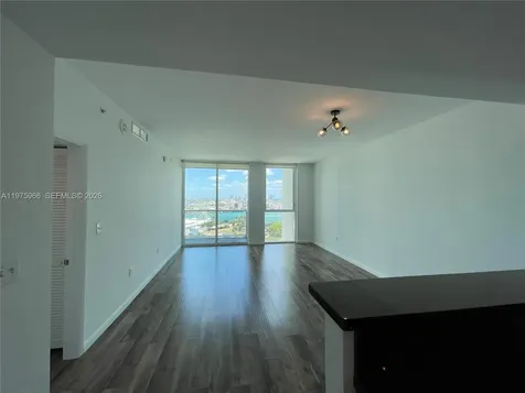 253 NE 2nd Street Miami FL 33132