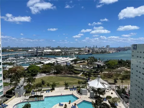 253 NE 2nd Street Miami FL 33132