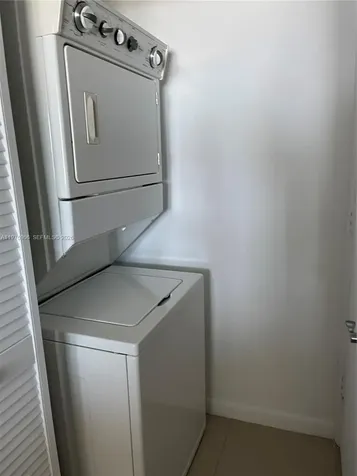 253 NE 2nd Street Miami FL 33132