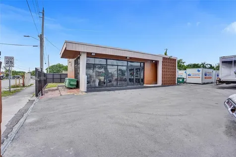 5595 NW 17th Avenue Miami FL 33142
