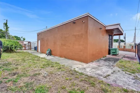 5595 NW 17th Avenue Miami FL 33142