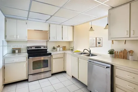 170 Ocean Lane Drive Key Biscayne FL 33149