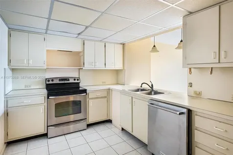 170 Ocean Lane Drive Key Biscayne FL 33149