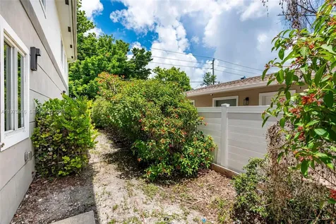 815 NW 3rd Avenue Fort Lauderdale FL 33311