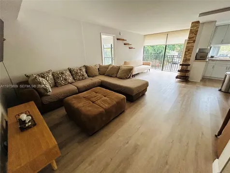 17021 N Bay Road Sunny Isles Beach FL 33160