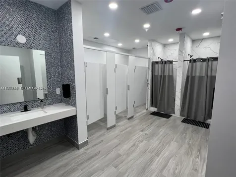17021 N Bay Road Sunny Isles Beach FL 33160