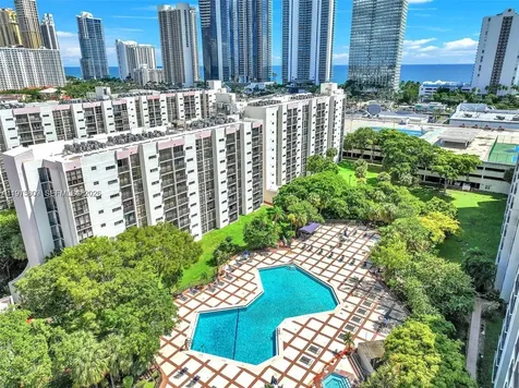 17021 N Bay Road Sunny Isles Beach FL 33160