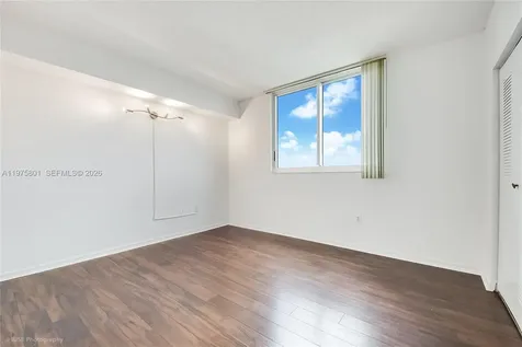 5099 NW 7th Street Miami FL 33126