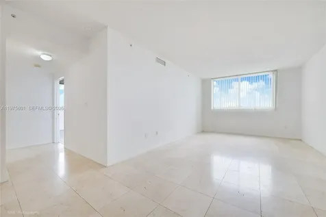 5099 NW 7th Street Miami FL 33126