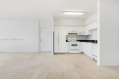5099 NW 7th Street Miami FL 33126