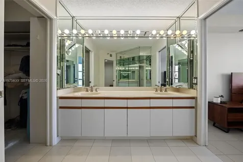 19101 NE 36th Court Aventura FL 33180