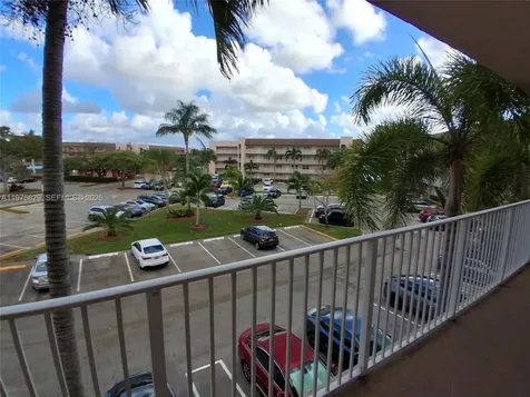 2635 NW 104th Avenue Sunrise FL 33322