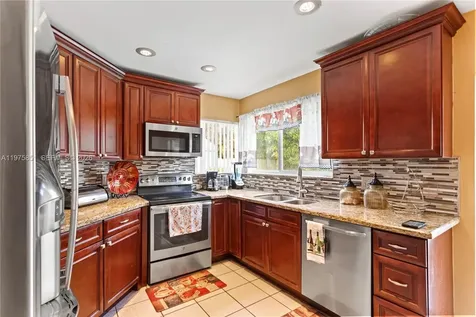 1071 SW 101st Terrace Pembroke Pines FL 33025