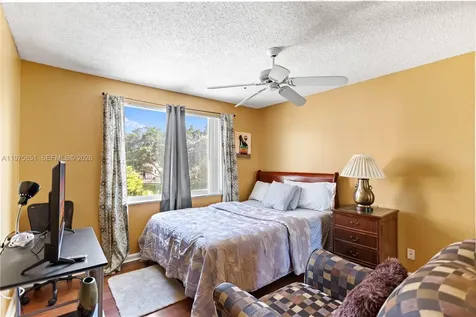 1071 SW 101st Terrace Pembroke Pines FL 33025