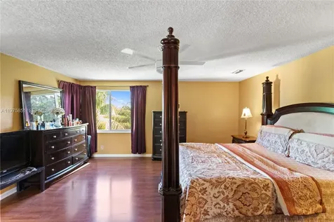1071 SW 101st Terrace Pembroke Pines FL 33025