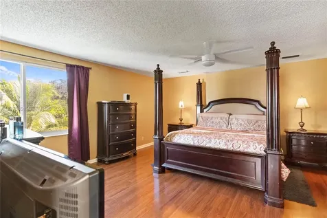 1071 SW 101st Terrace Pembroke Pines FL 33025