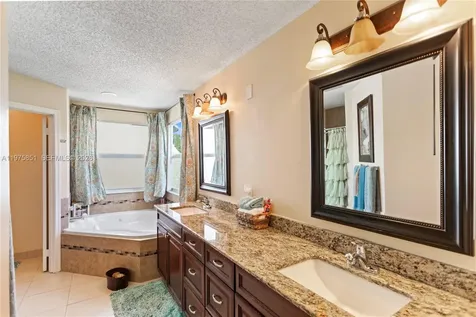 1071 SW 101st Terrace Pembroke Pines FL 33025