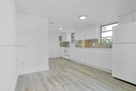 3041 NW 15th Street Miami FL 33125