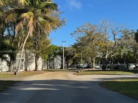 10353 N Kendall Drive Miami FL 33176