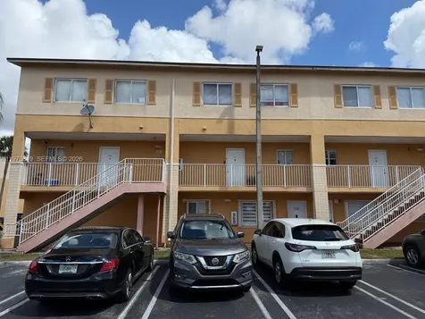 6255 Kendale Lakes Circle Miami FL 33183