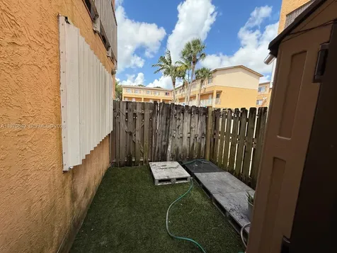 6255 Kendale Lakes Circle Miami FL 33183