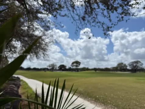6255 Kendale Lakes Circle Miami FL 33183