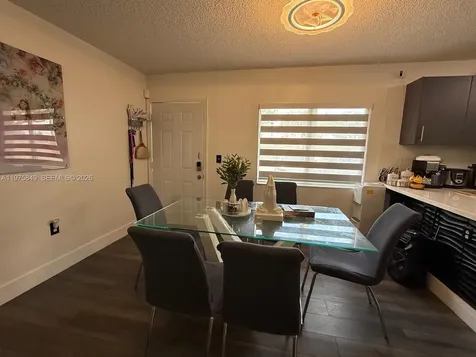 6255 Kendale Lakes Circle Miami FL 33183