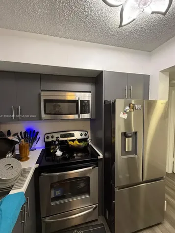 6255 Kendale Lakes Circle Miami FL 33183