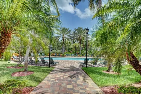 278 Village Boulevard Tequesta FL 33469