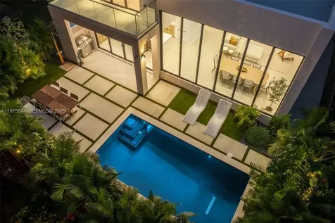 66 NW 50th Street Miami FL 33127