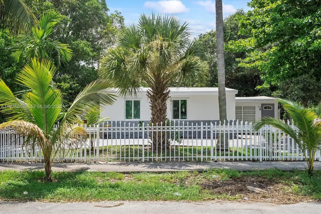 4520 SW 38th Street West Park FL 33023