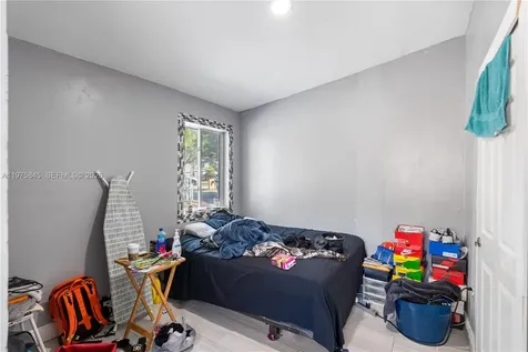 4520 SW 38th Street West Park FL 33023