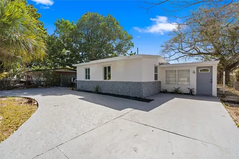 4520 SW 38th Street West Park FL 33023