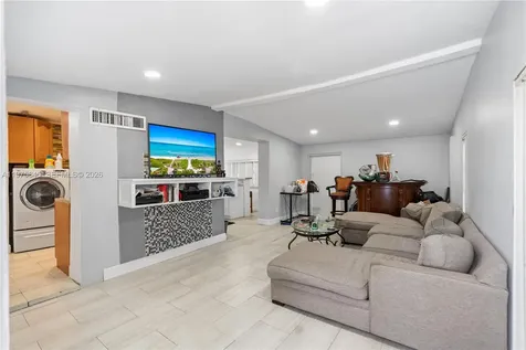 4520 SW 38th Street West Park FL 33023