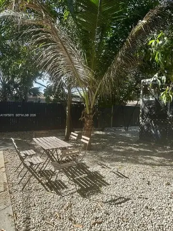 Miami FL 33181