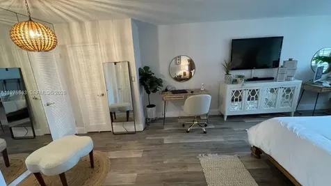 5161 Collins Avenue Miami Beach FL 33140