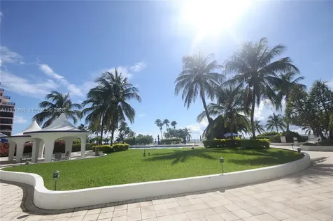 5161 Collins Avenue Miami Beach FL 33140
