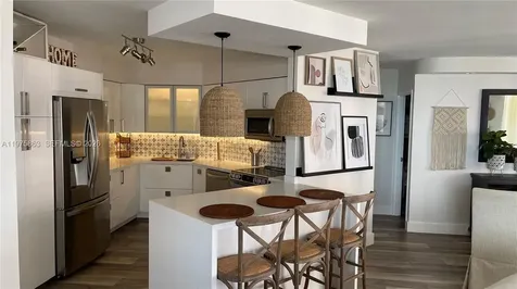 5161 Collins Avenue Miami Beach FL 33140