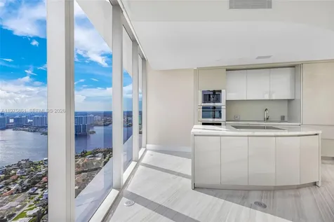 18975 Collins Avenue Sunny Isles Beach FL 33160