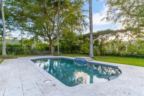 8700 SW 64th Avenue Pinecrest FL 33156