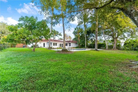 8700 SW 64th Avenue Pinecrest FL 33156
