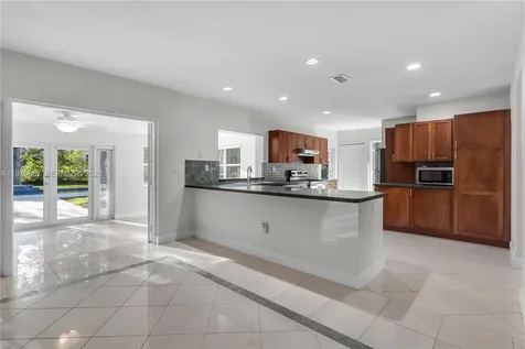 8700 SW 64th Avenue Pinecrest FL 33156