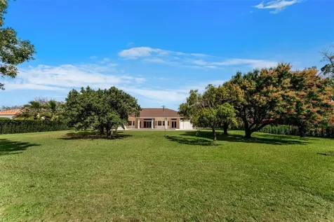 7280 SW 100th Street Pinecrest FL 33156